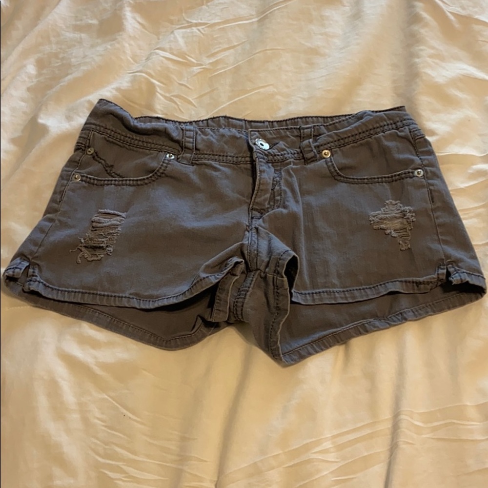 Women’s size 7 gray shorts